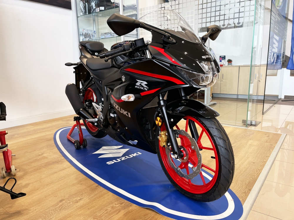 SUZUKI