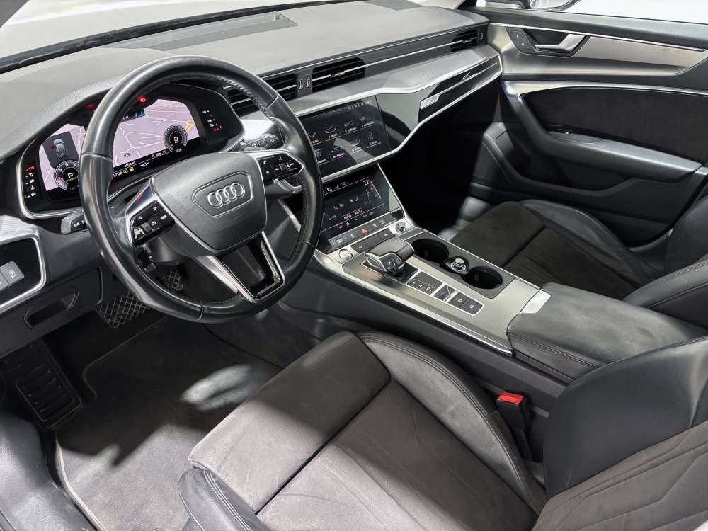 AUDI 