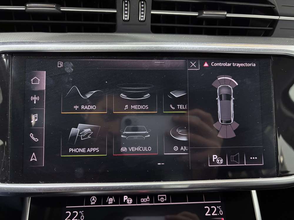 AUDI 