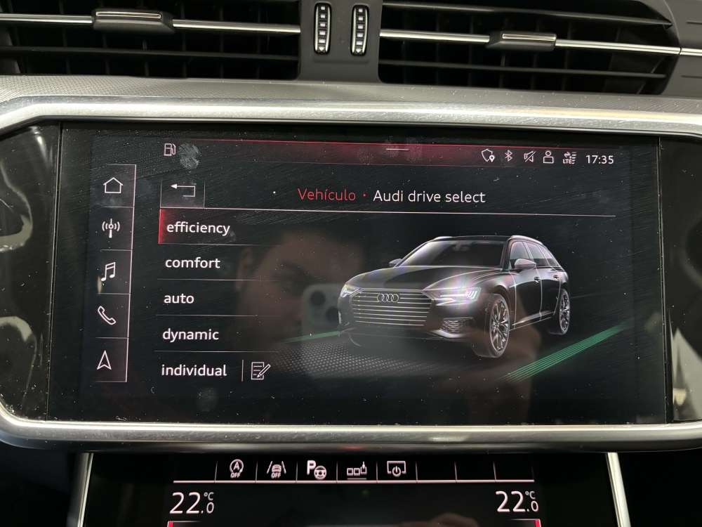 AUDI 
