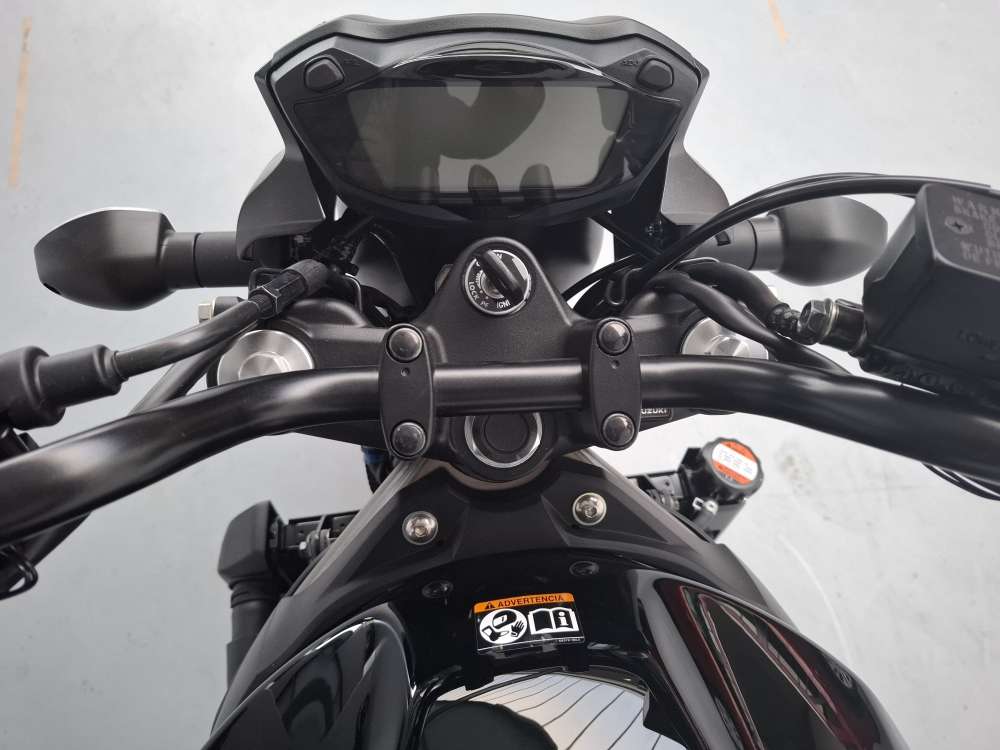 SUZUKI 