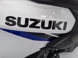 SUZUKI 