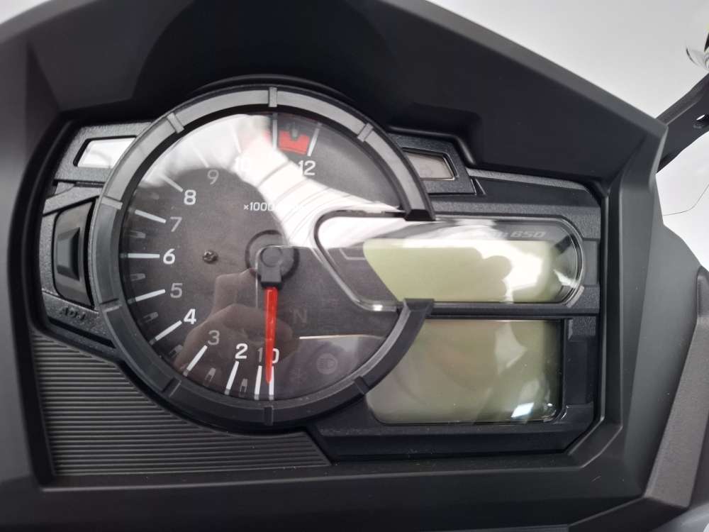 SUZUKI 