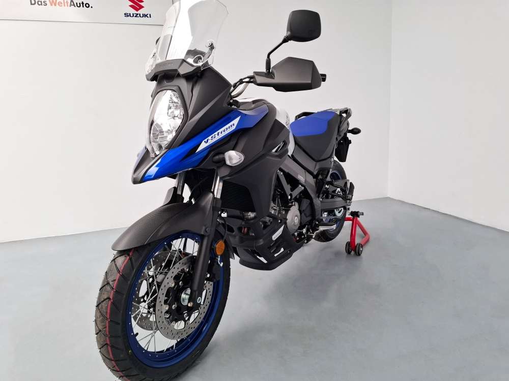SUZUKI 