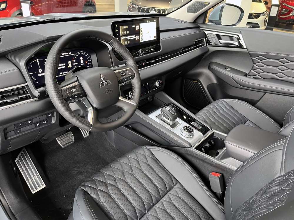 MITSUBISHI 