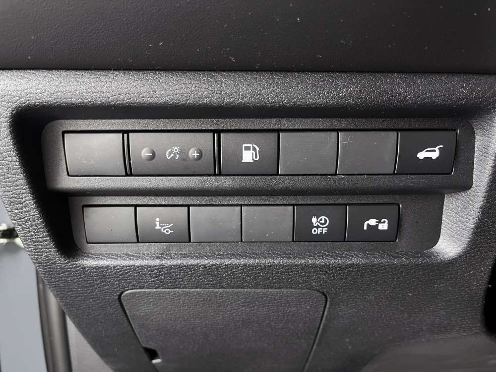 MITSUBISHI 