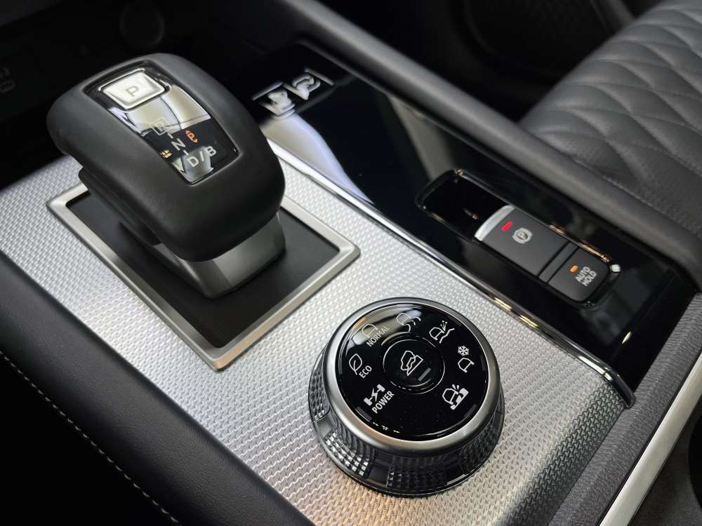 MITSUBISHI 