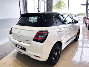 SUZUKI 