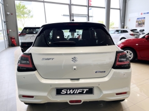 SUZUKI 
