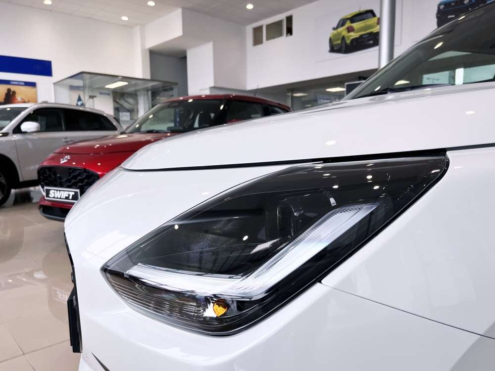 SUZUKI 