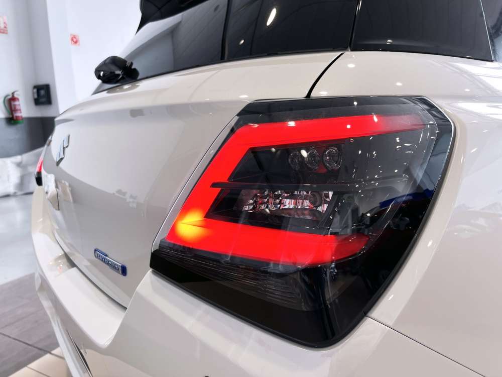 SUZUKI 