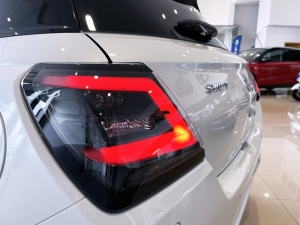 SUZUKI 