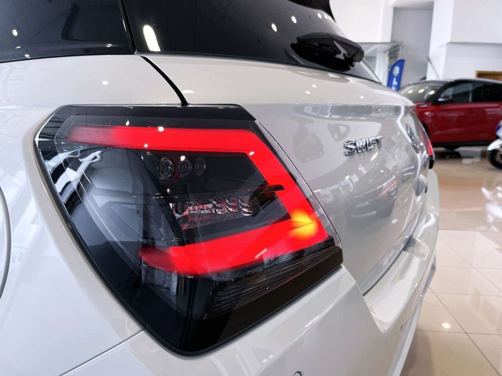 SUZUKI 