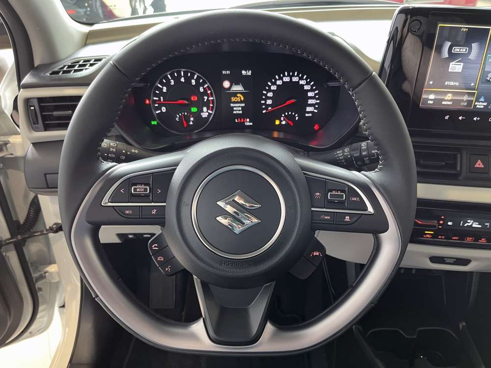 SUZUKI 