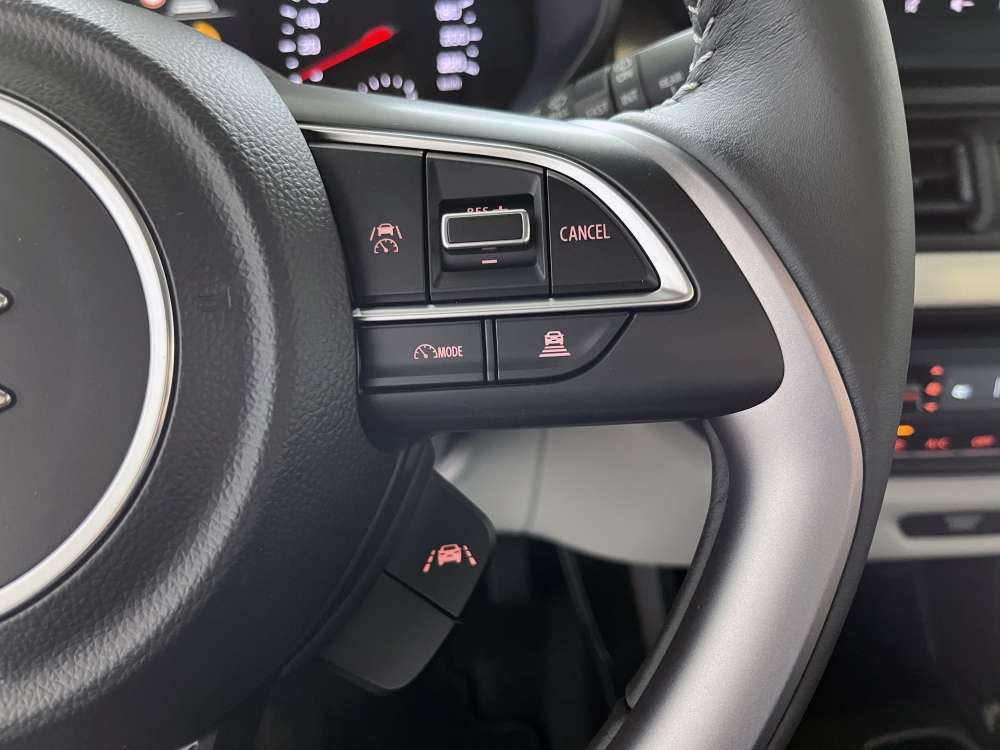 SUZUKI 