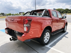 ISUZU 
