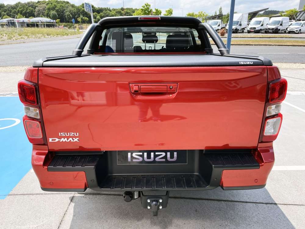 ISUZU 