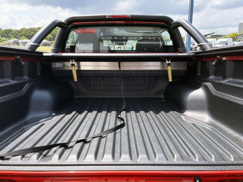 ISUZU 