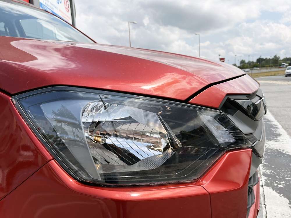 ISUZU 