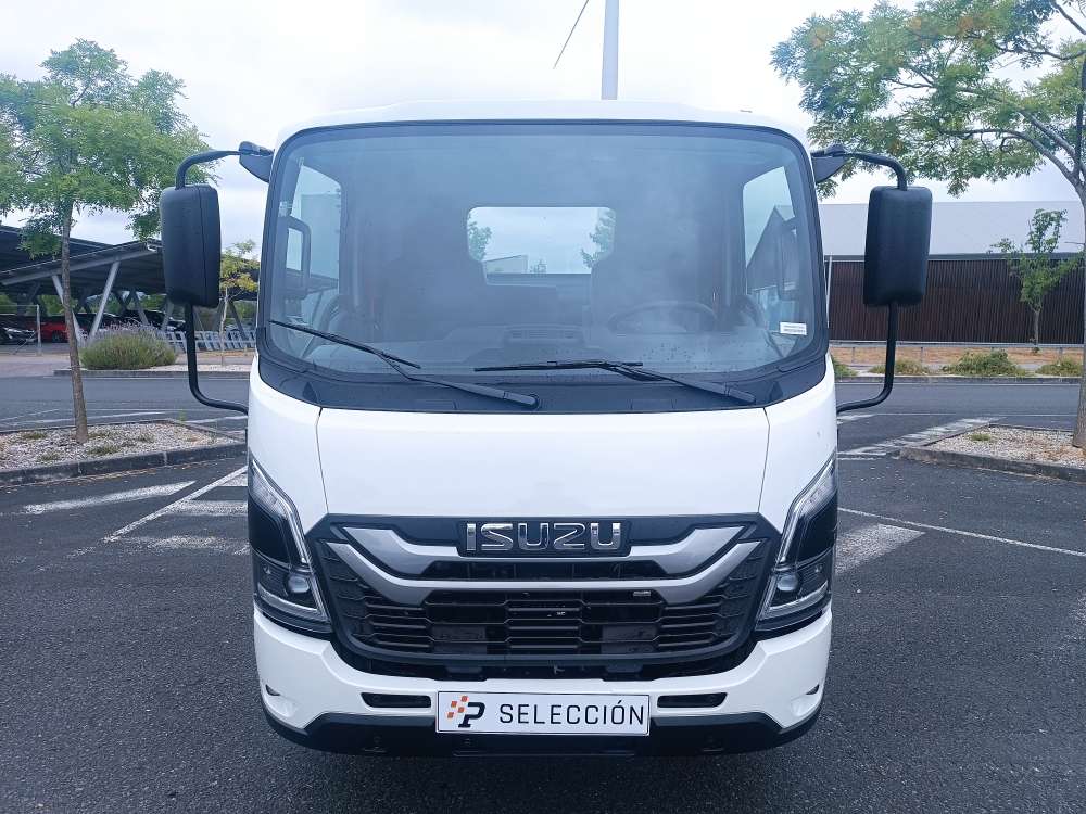 ISUZU 