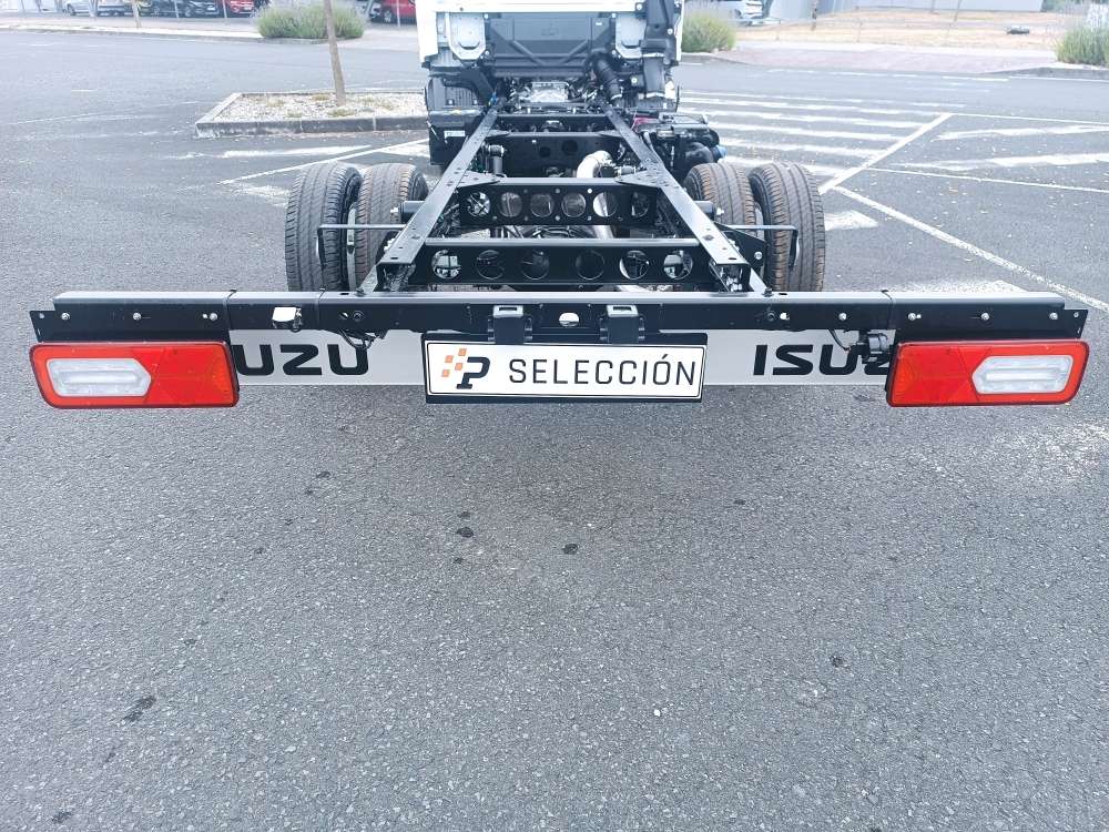 ISUZU 