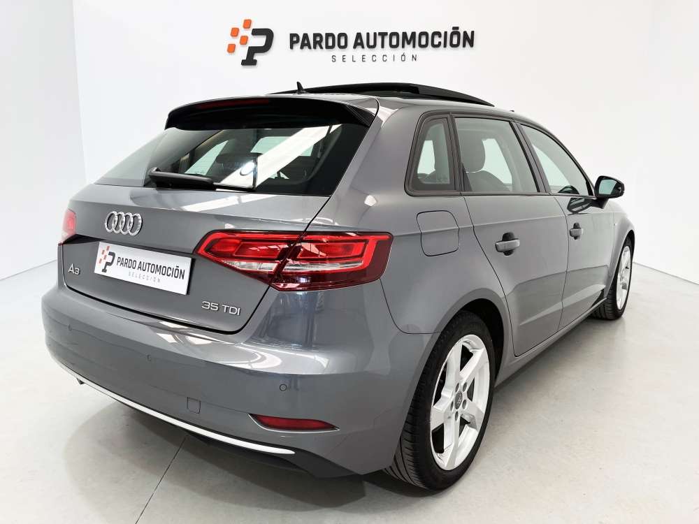 AUDI 