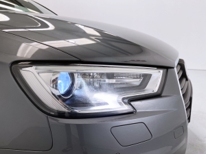 AUDI 