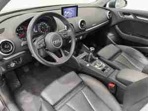 AUDI 
