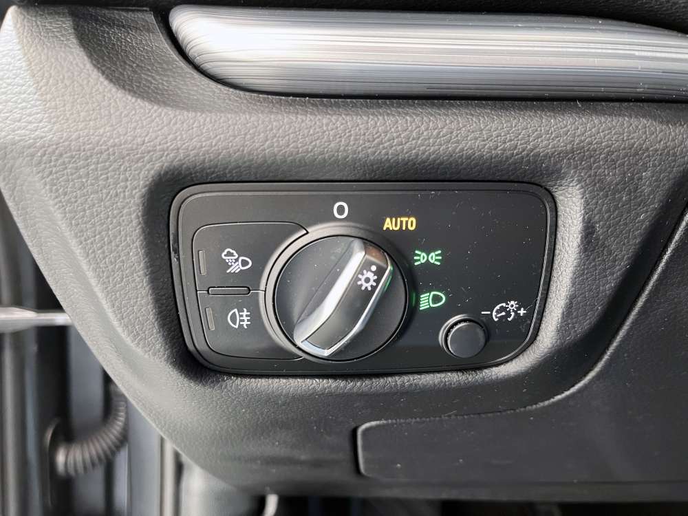 AUDI 