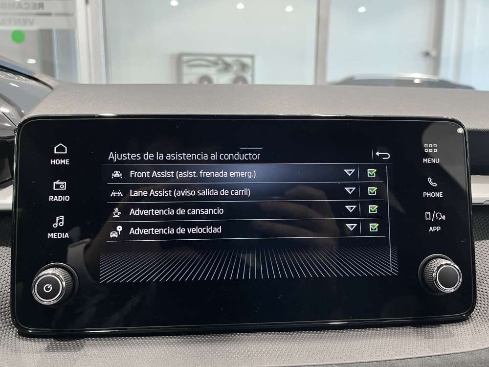 SKODA 