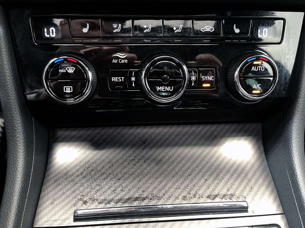 SKODA 