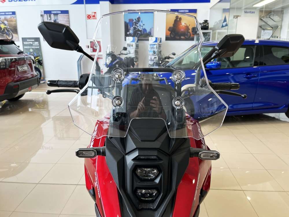 SUZUKI 