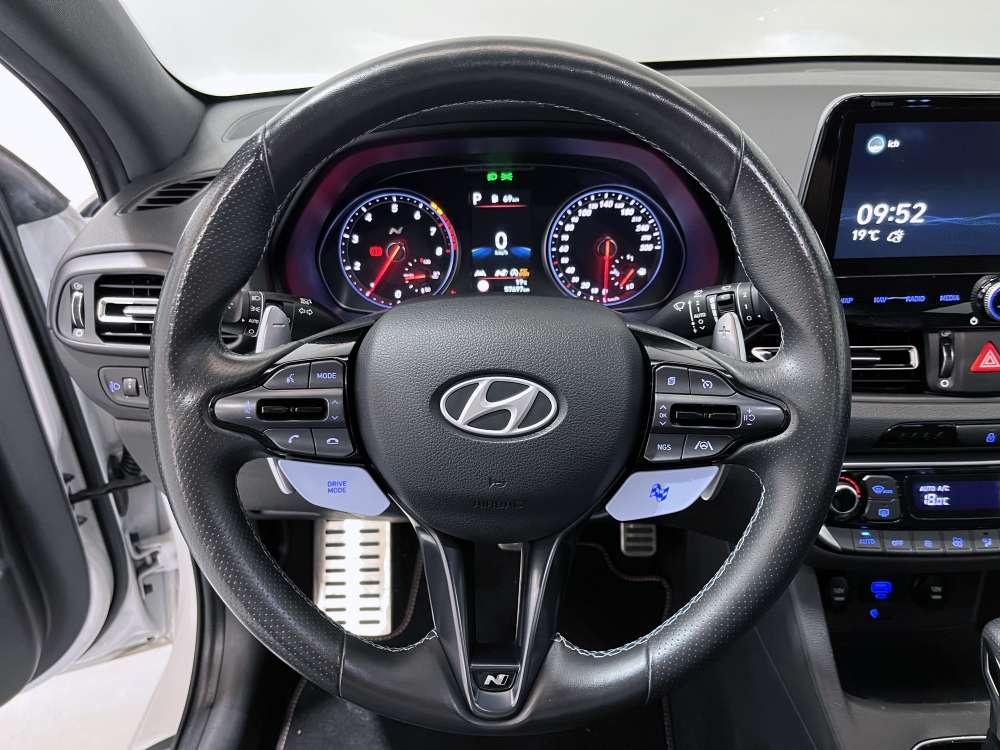 HYUNDAI 