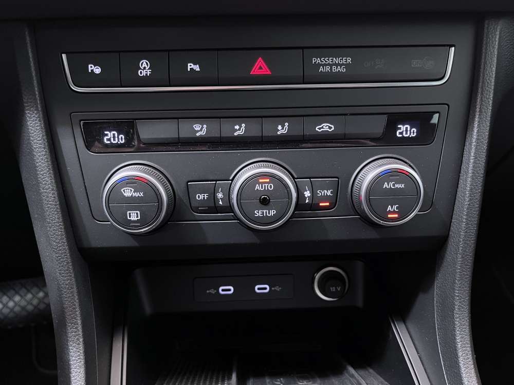 SEAT 