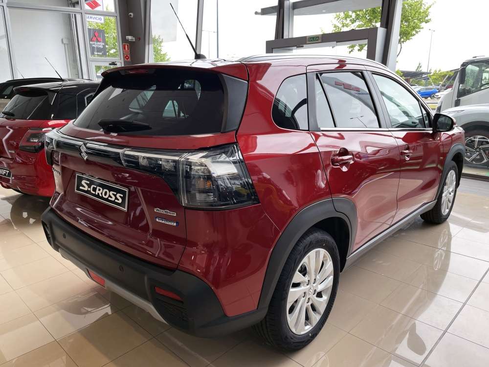 SUZUKI 