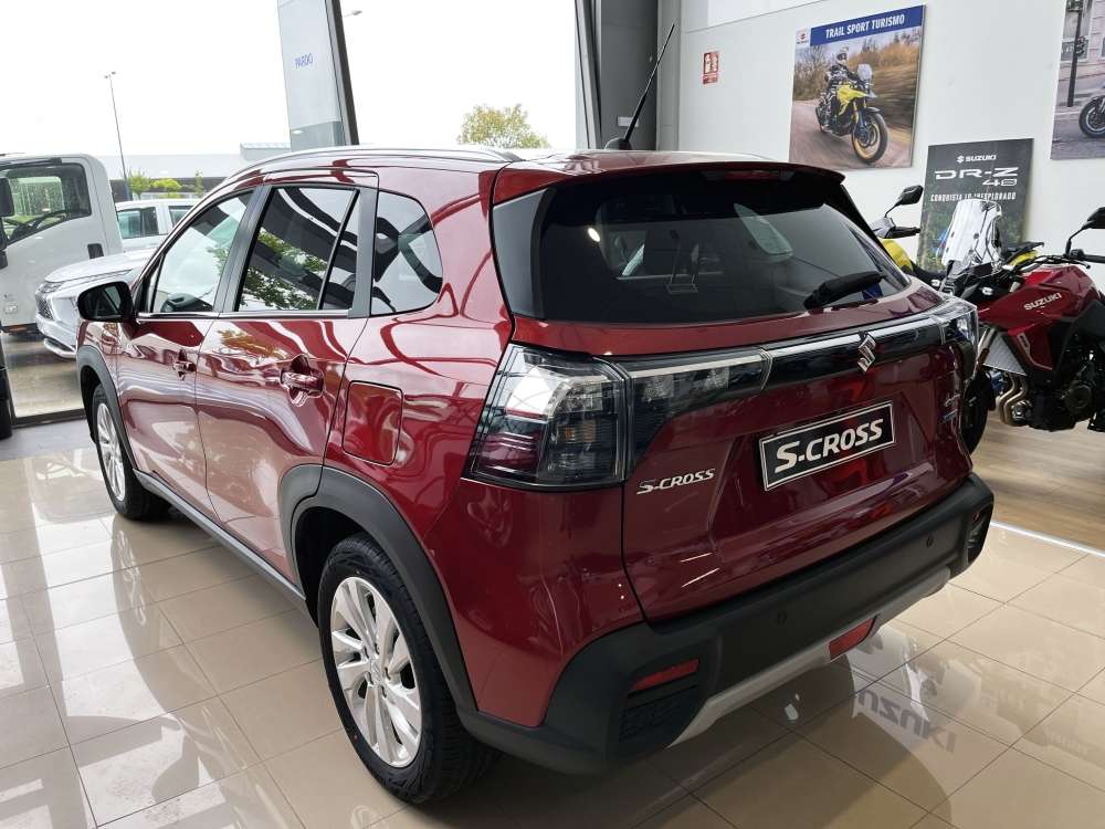 SUZUKI 