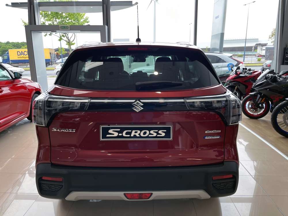SUZUKI 