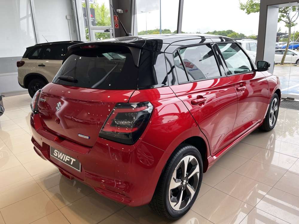SUZUKI 