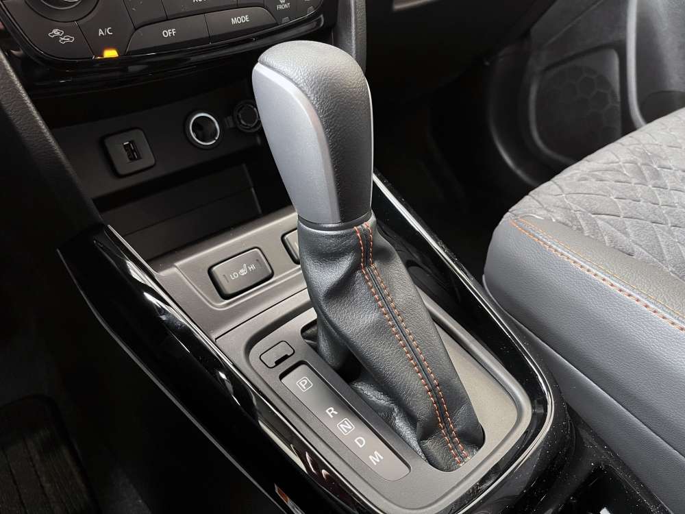 SUZUKI 
