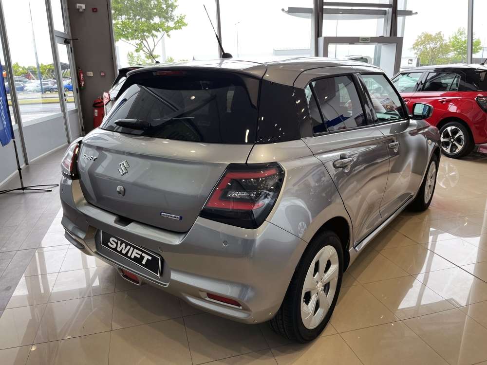 SUZUKI 