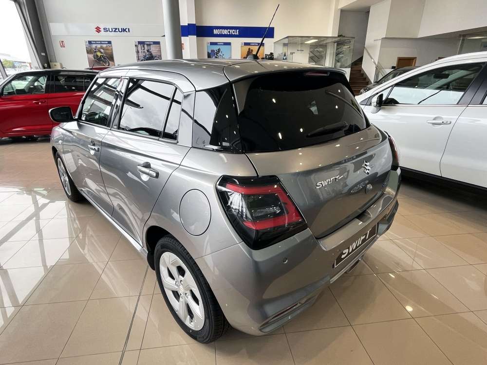 SUZUKI 