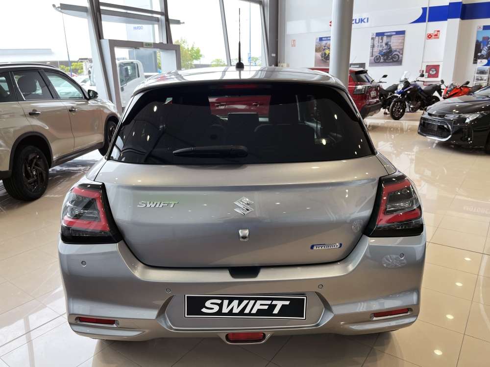 SUZUKI 