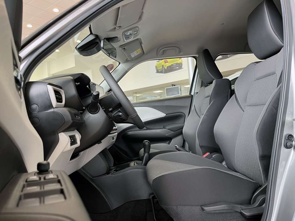 SUZUKI 