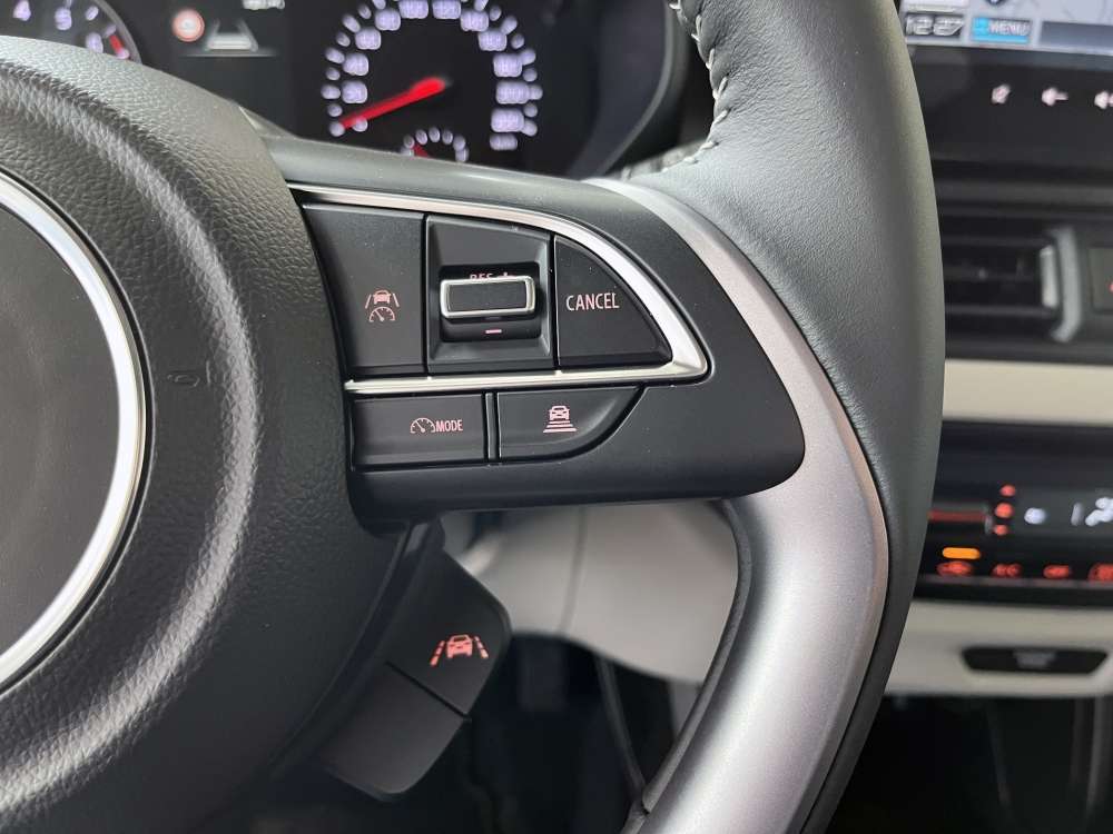 SUZUKI 
