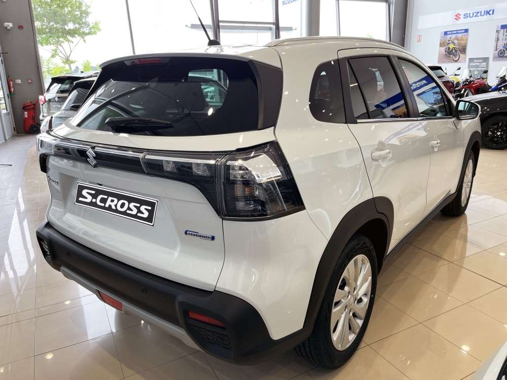 SUZUKI 