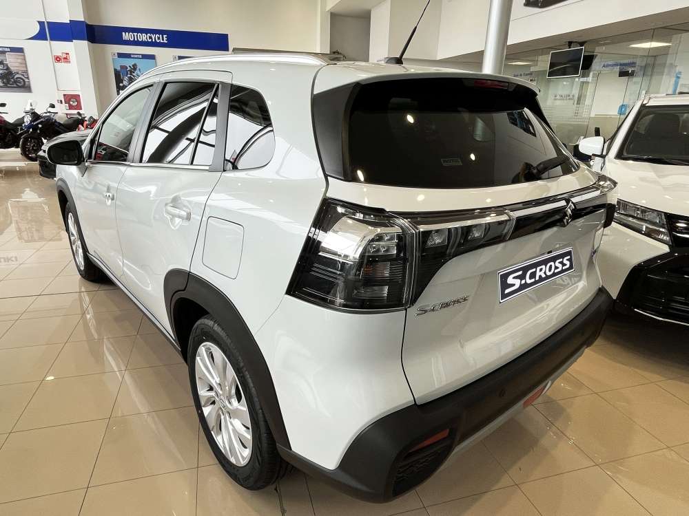 SUZUKI 