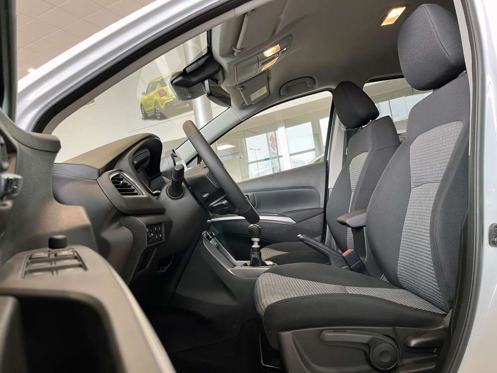 SUZUKI 