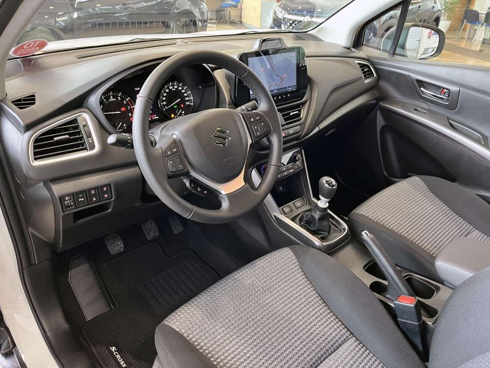 SUZUKI 