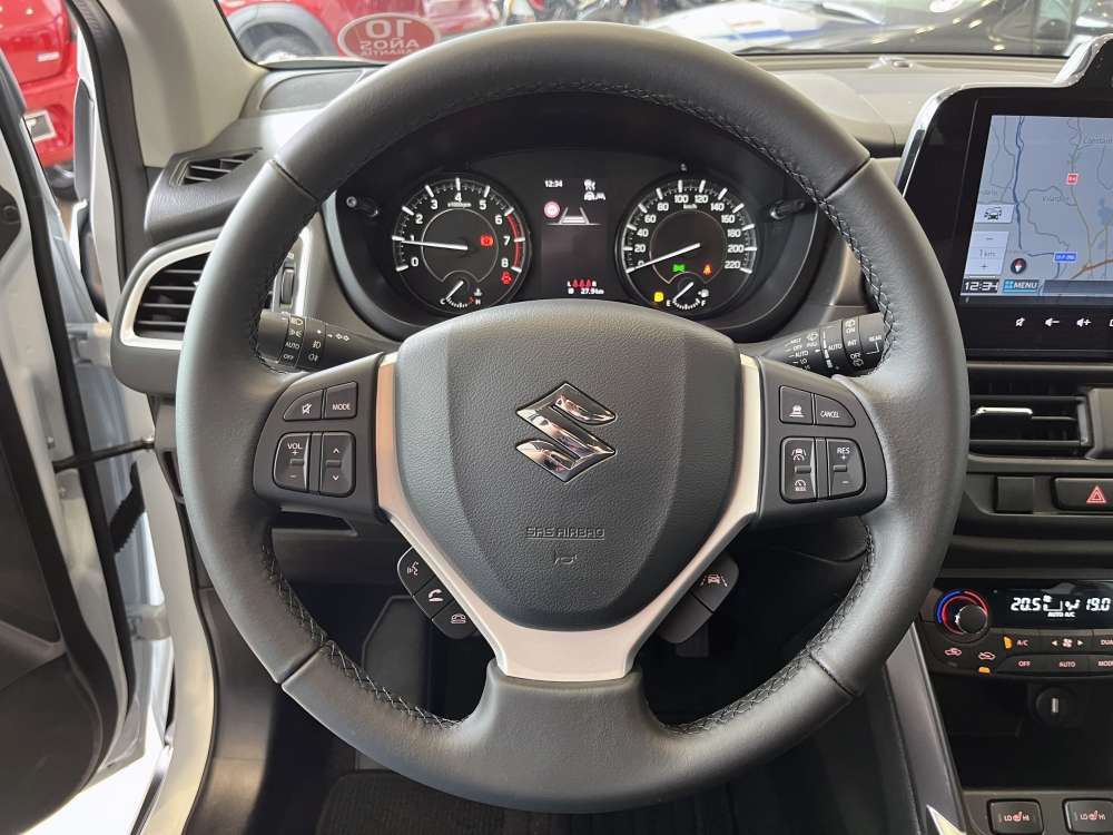 SUZUKI 