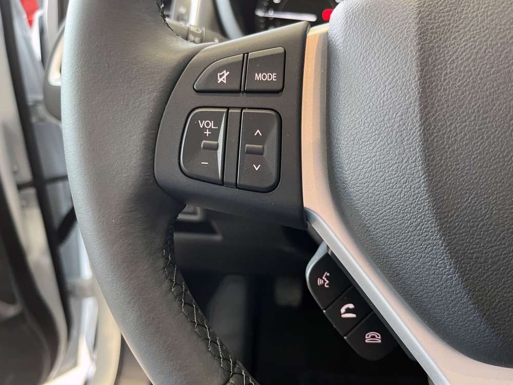SUZUKI 